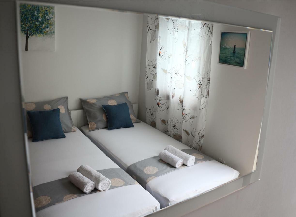 Apartment Mlacic Хвар Экстерьер фото