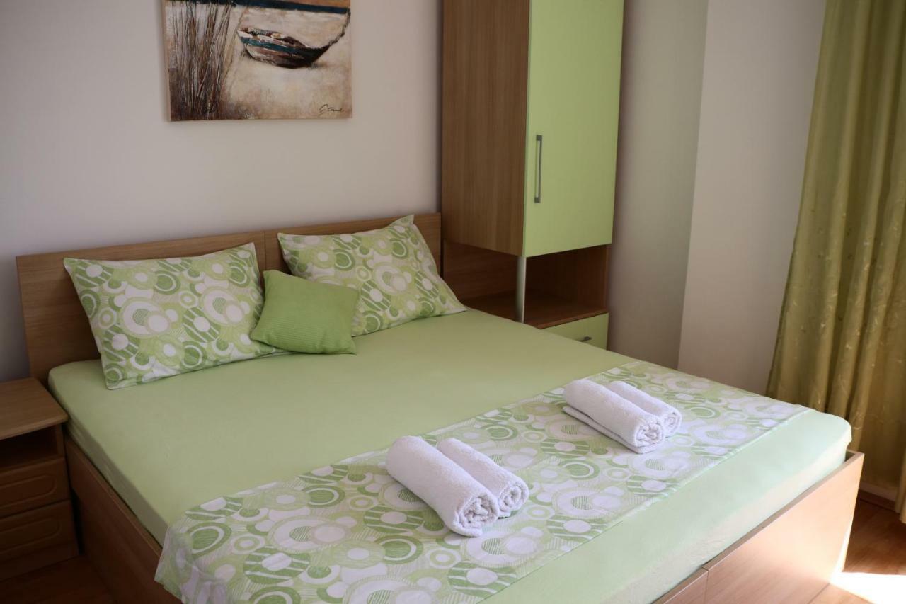 Apartment Mlacic Хвар Экстерьер фото