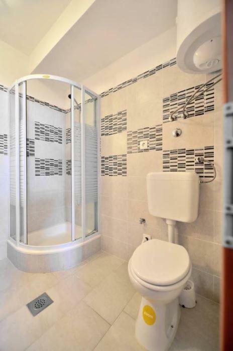 Apartment Mlacic Хвар Экстерьер фото